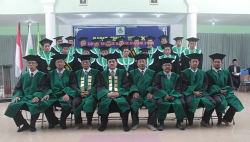 Staima Al-Hikam Gelar Wisuda Sarjana